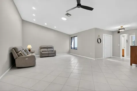 870 Nw 32nd Avenue Delray Beach FL 33445