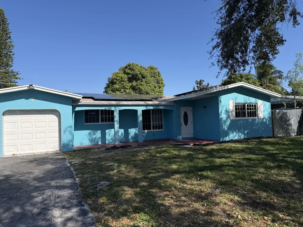 207 Ne 39 Court Deerfield Beach FL 33064