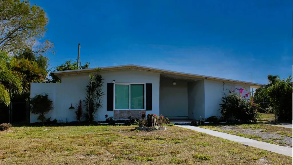 100 SE Celestia Court Port Saint Lucie FL 34983