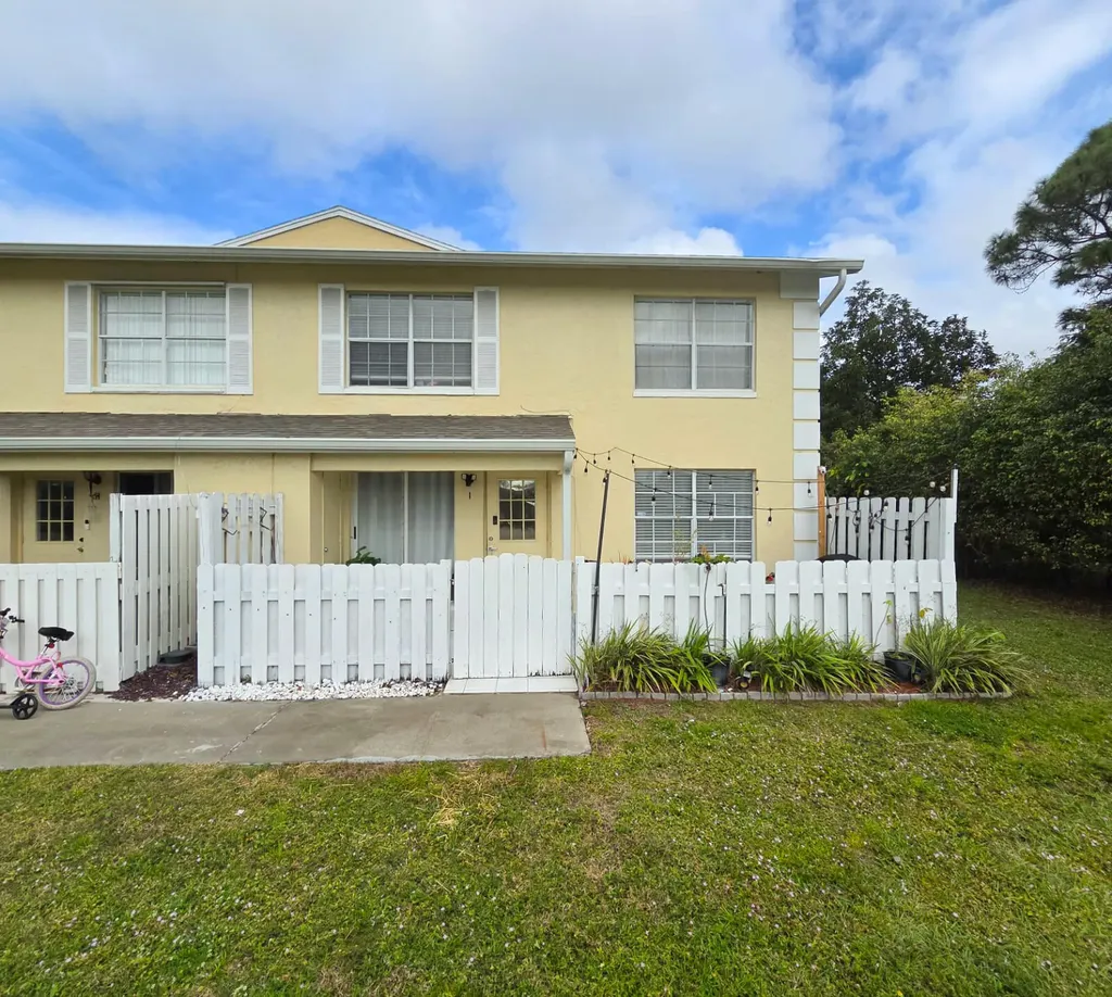 222 Foxtail Drive Greenacres FL 33415