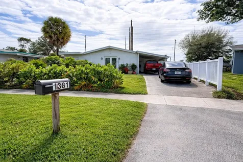 1381 W 1st Street Riviera Beach FL 33404