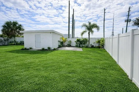 1381 W 1st Street Riviera Beach FL 33404