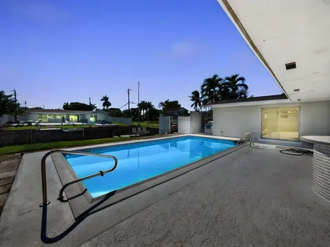 1940 NW 32 Nd Street Oakland Park FL 33309