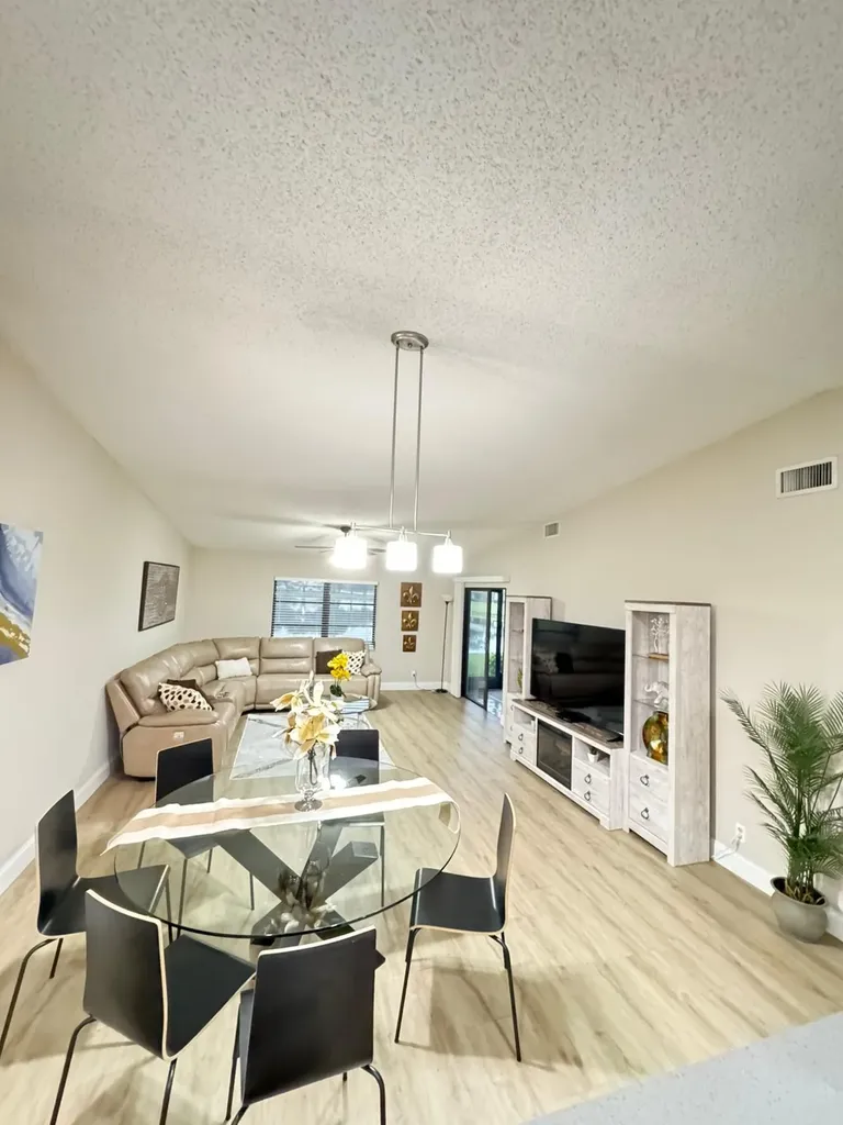 18560 Sunburst Lane Boca Raton FL 33496