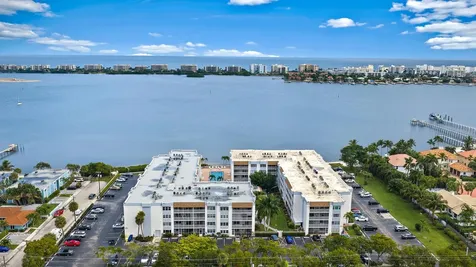 1516 S Lakeside Drive Lake Worth Beach FL 33460