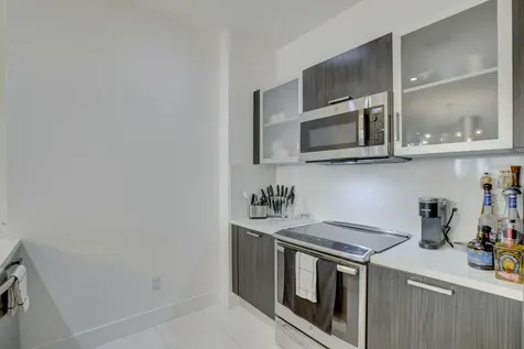 1045 NE 18th Avenue Fort Lauderdale FL 33304