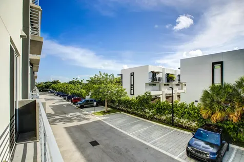 1045 NE 18th Avenue Fort Lauderdale FL 33304