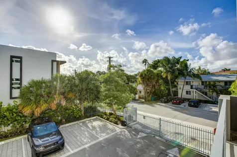 1045 NE 18th Avenue Fort Lauderdale FL 33304
