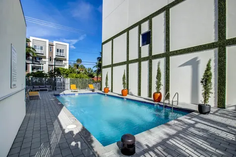 1045 NE 18th Avenue Fort Lauderdale FL 33304