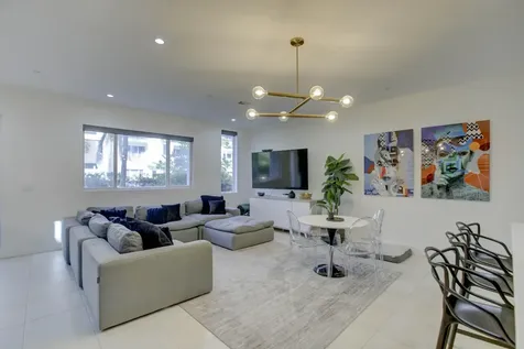 1045 NE 18th Avenue Fort Lauderdale FL 33304