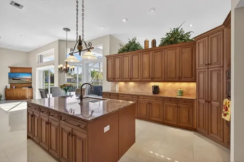 65 Cayman Place Palm Beach Gardens FL 33418