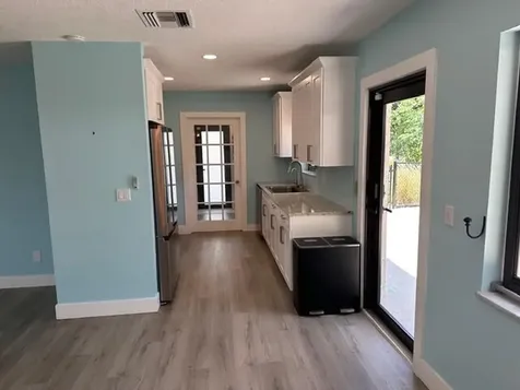 907 Se Lake Street Stuart FL 34994
