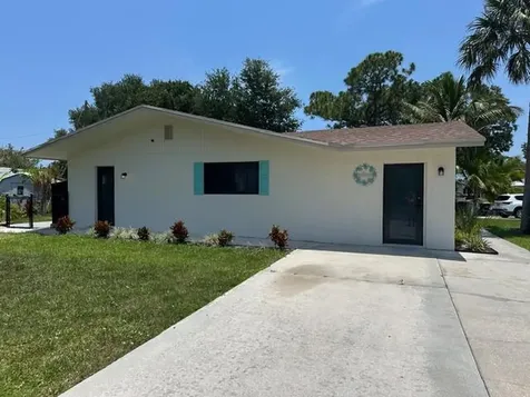 907 Se Lake Street Stuart FL 34994