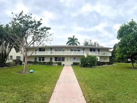 63 Windsor C West Palm Beach FL 33417