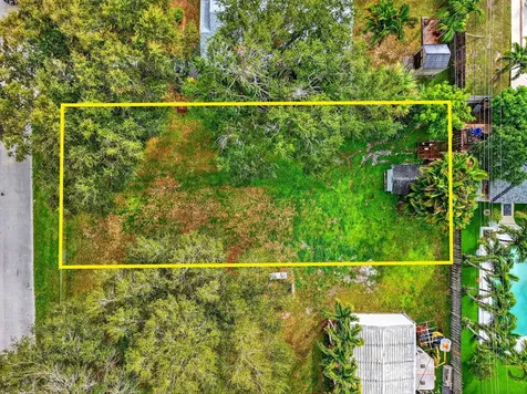 7685 2nd Terrace Lake Worth FL 33463