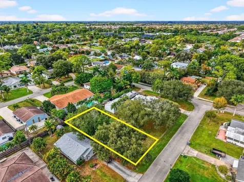 7685 2nd Terrace Lake Worth FL 33463