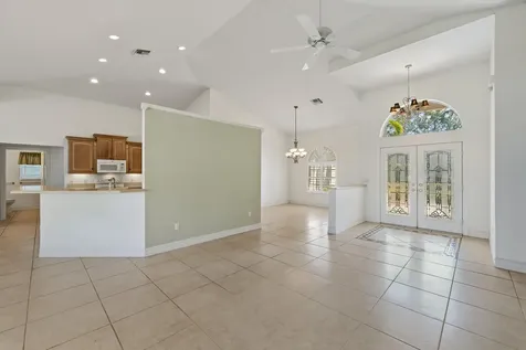 1112 Se Strathmore Drive Port Saint Lucie FL 34952