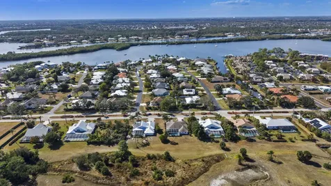 1112 Se Strathmore Drive Port Saint Lucie FL 34952