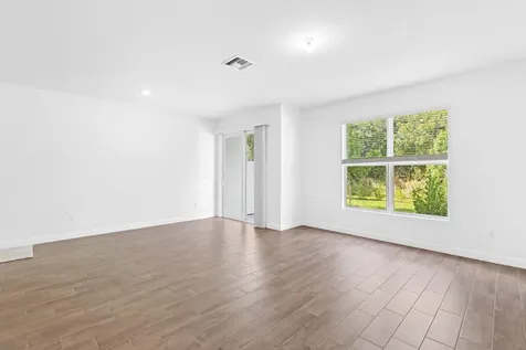 4250 Lagoon Shore Drive Lake Worth FL 33467