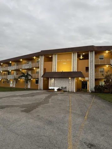 5320 NW 11th Street Plantation FL 33313