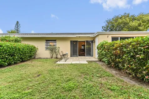 13988 Via Flora Delray Beach FL 33484