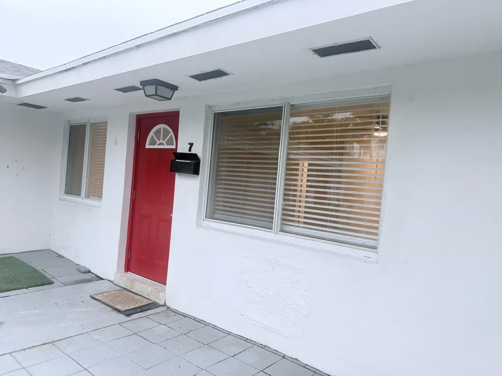 626 Prosperity Farms Road Road North Palm Beach FL 33408