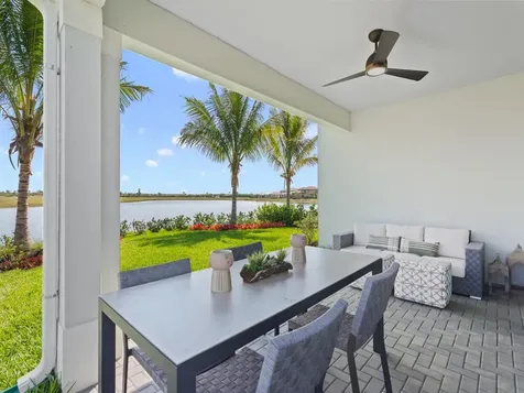 721 Se Fascino Circle Port Saint Lucie FL 34984