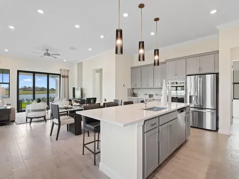 721 Se Fascino Circle Port Saint Lucie FL 34984