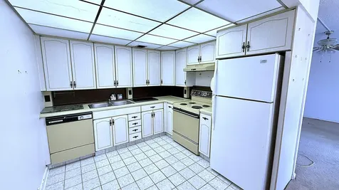 3082 Oakridge U Deerfield Beach FL 33442