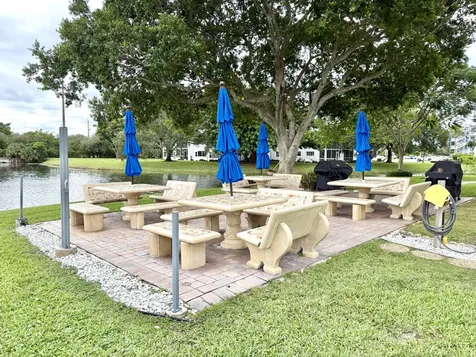 3082 Oakridge U Deerfield Beach FL 33442