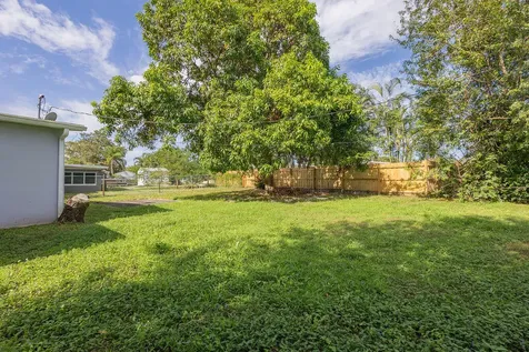 161 Se Bonita Court Port Saint Lucie FL 34983