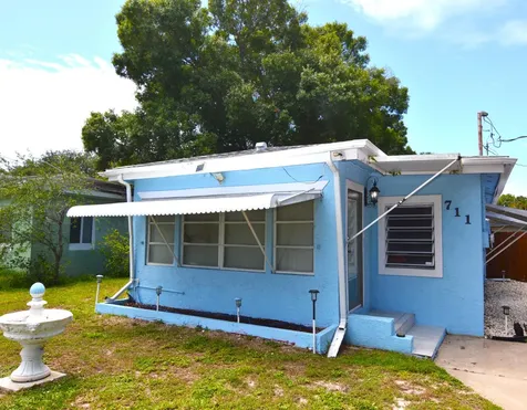 711 Cedar Place Fort Pierce FL 34950