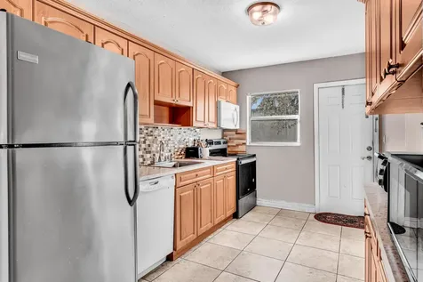 490 Ne 51st Street Oakland Park FL 33334