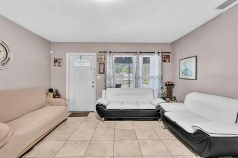 490 Ne 51st Street Oakland Park FL 33334