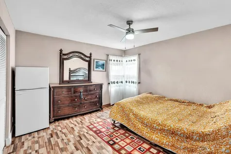 490 Ne 51st Street Oakland Park FL 33334