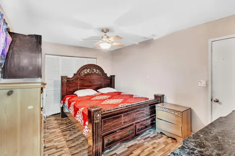 490 Ne 51st Street Oakland Park FL 33334