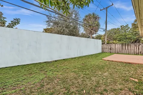 490 Ne 51st Street Oakland Park FL 33334