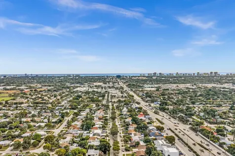 490 Ne 51st Street Oakland Park FL 33334
