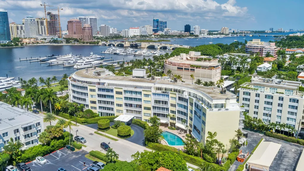 389 S Lake Drive Palm Beach FL 33480