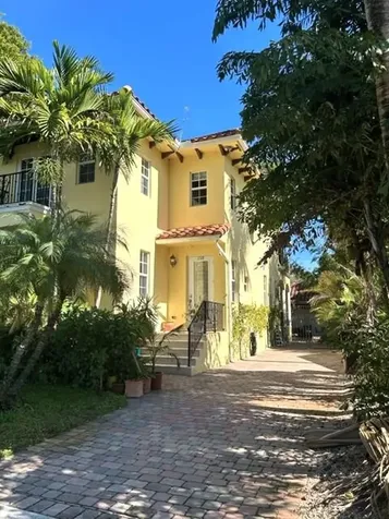 218 N Palmway Lake Worth Beach FL 33460