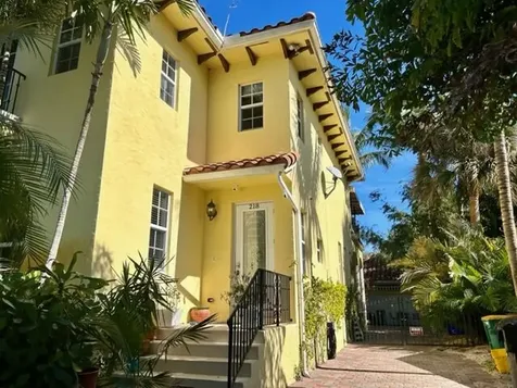 218 N Palmway Lake Worth Beach FL 33460