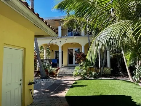 218 N Palmway Lake Worth Beach FL 33460
