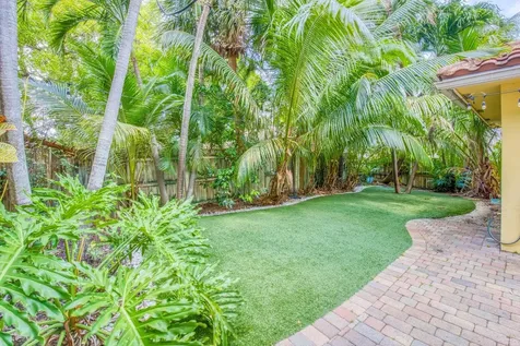 218 N Palmway Lake Worth Beach FL 33460