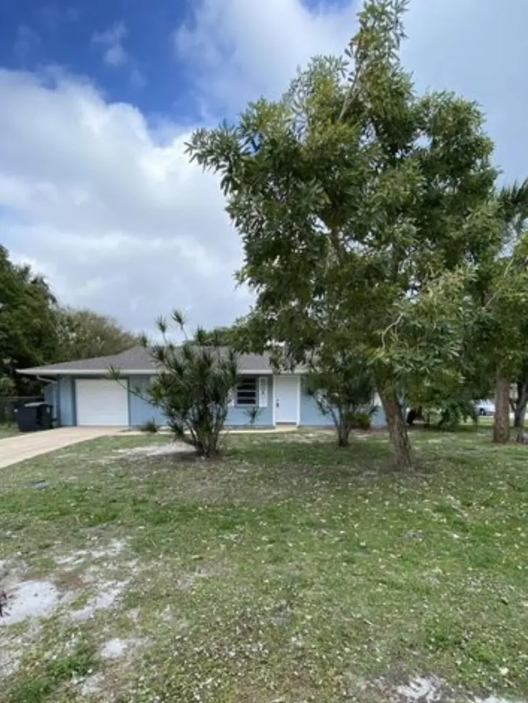 1304 Kentucky Avenue Fort Pierce FL 34950