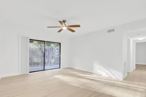3402 Gardens East Drive Palm Beach Gardens FL 33410