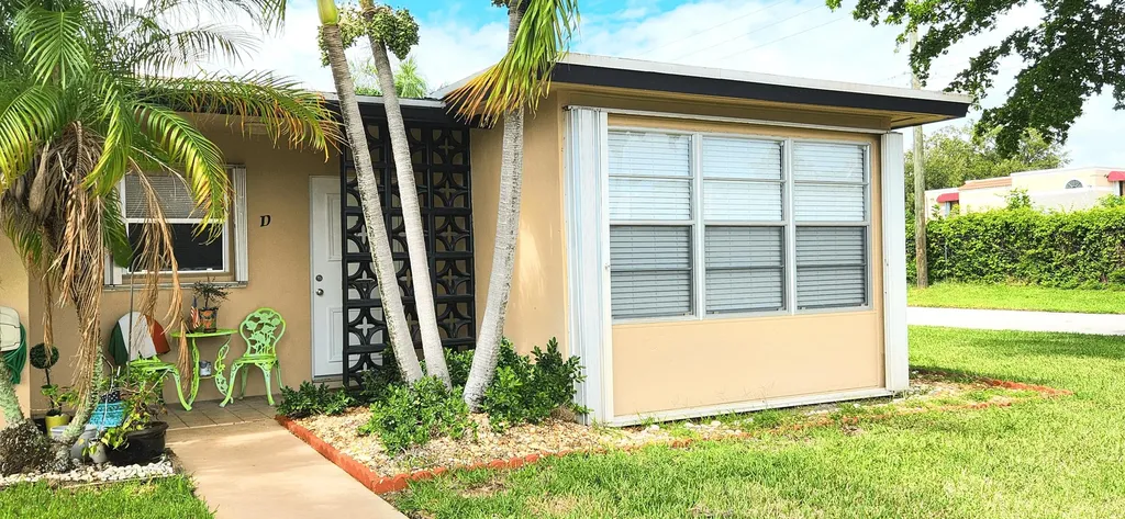 1042 N Drive Drive Delray Beach FL 33445