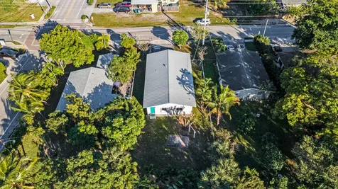 3443 Ne 3rd Avenue Oakland Park FL 33334