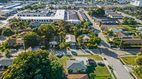 3443 Ne 3rd Avenue Oakland Park FL 33334