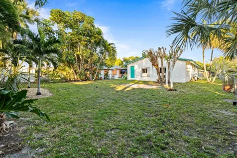 3443 Ne 3rd Avenue Oakland Park FL 33334