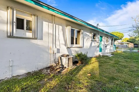 3443 Ne 3rd Avenue Oakland Park FL 33334